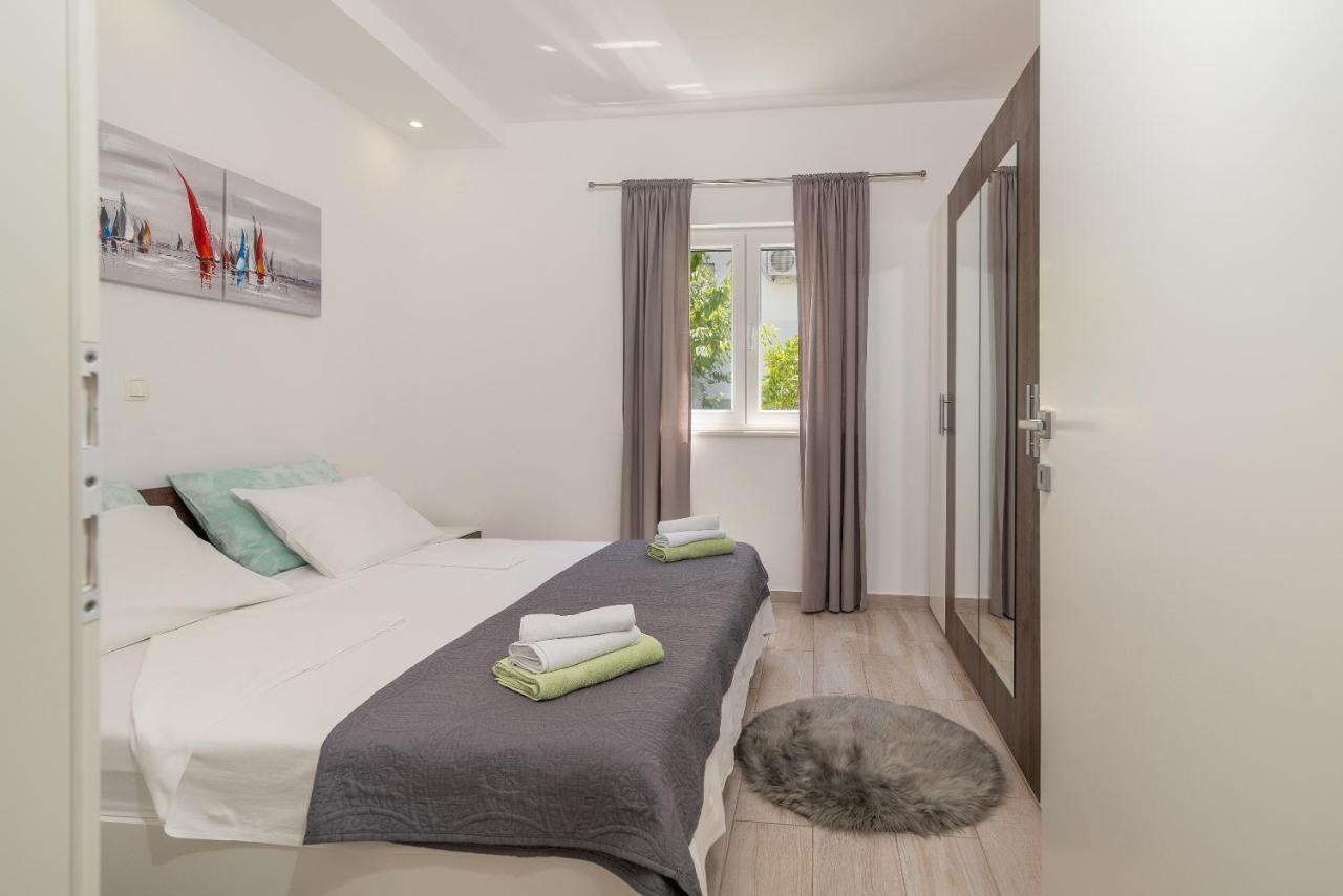 Apartment Ela Trogir Exterior foto