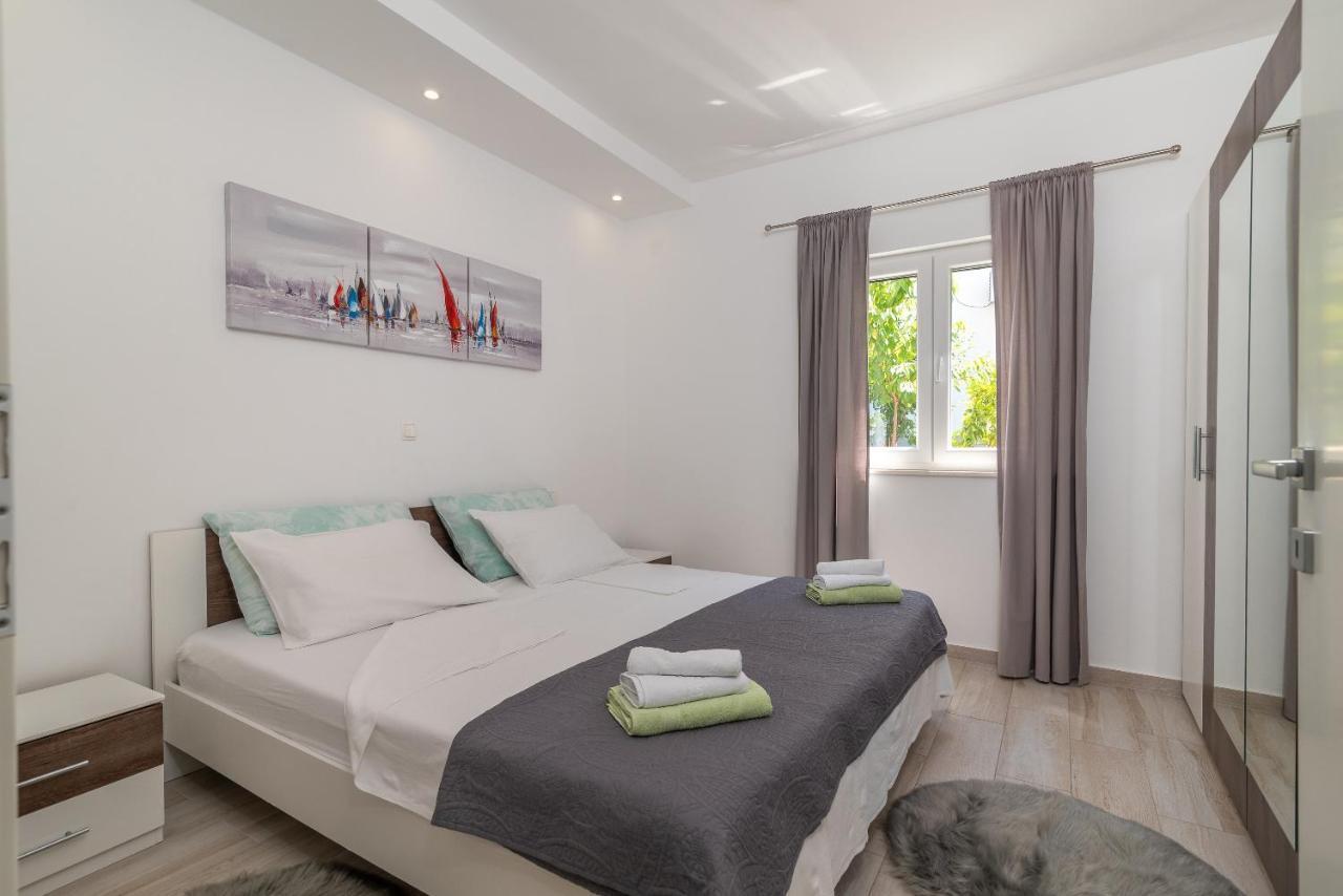 Apartment Ela Trogir Exterior foto